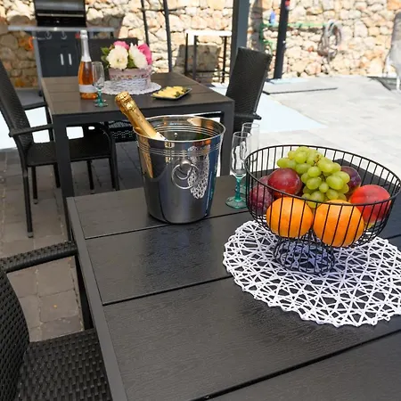 Forever Guest house Miholascica