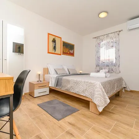 Guest house Forever 3*