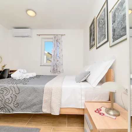 Guest house Forever Miholascica