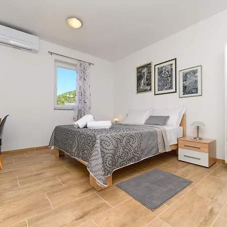 Guest house Forever Miholascica